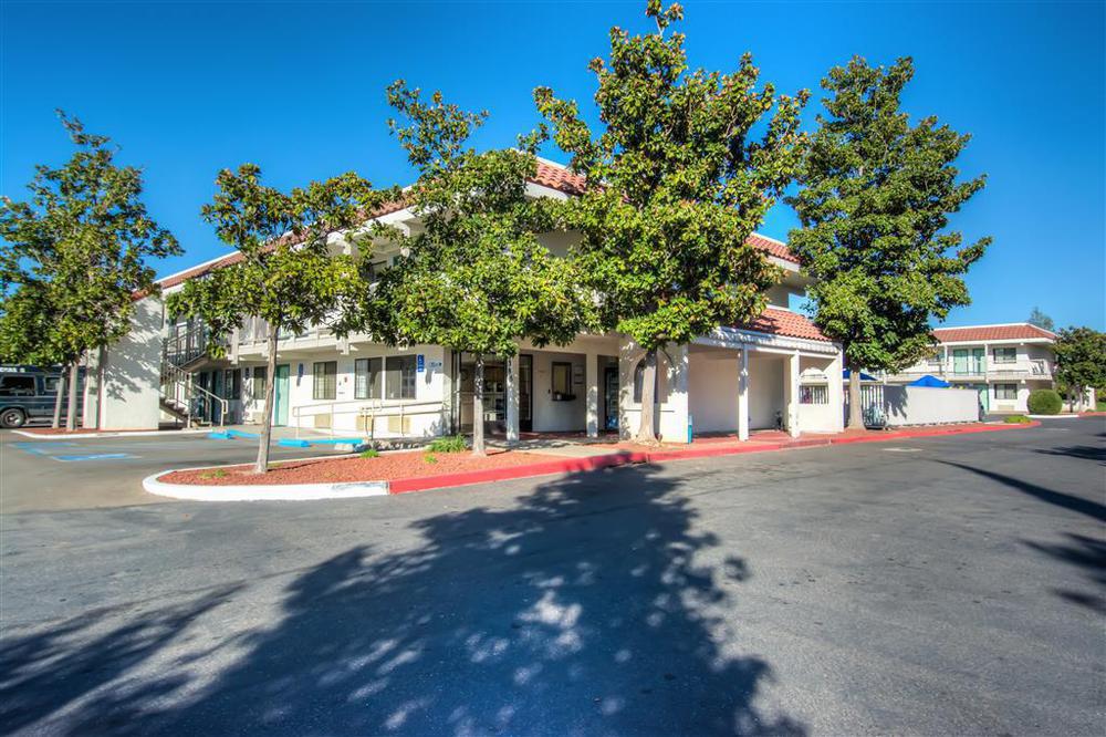 Motel 6-Redding, Ca - South Buitenkant foto