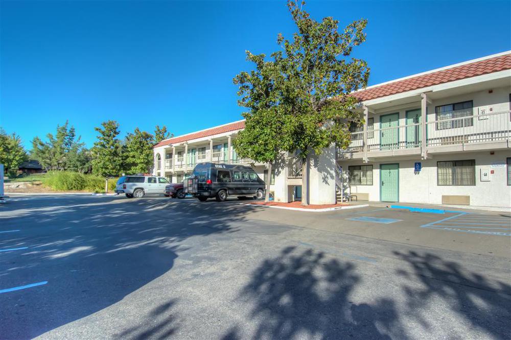 Motel 6-Redding, Ca - South Buitenkant foto
