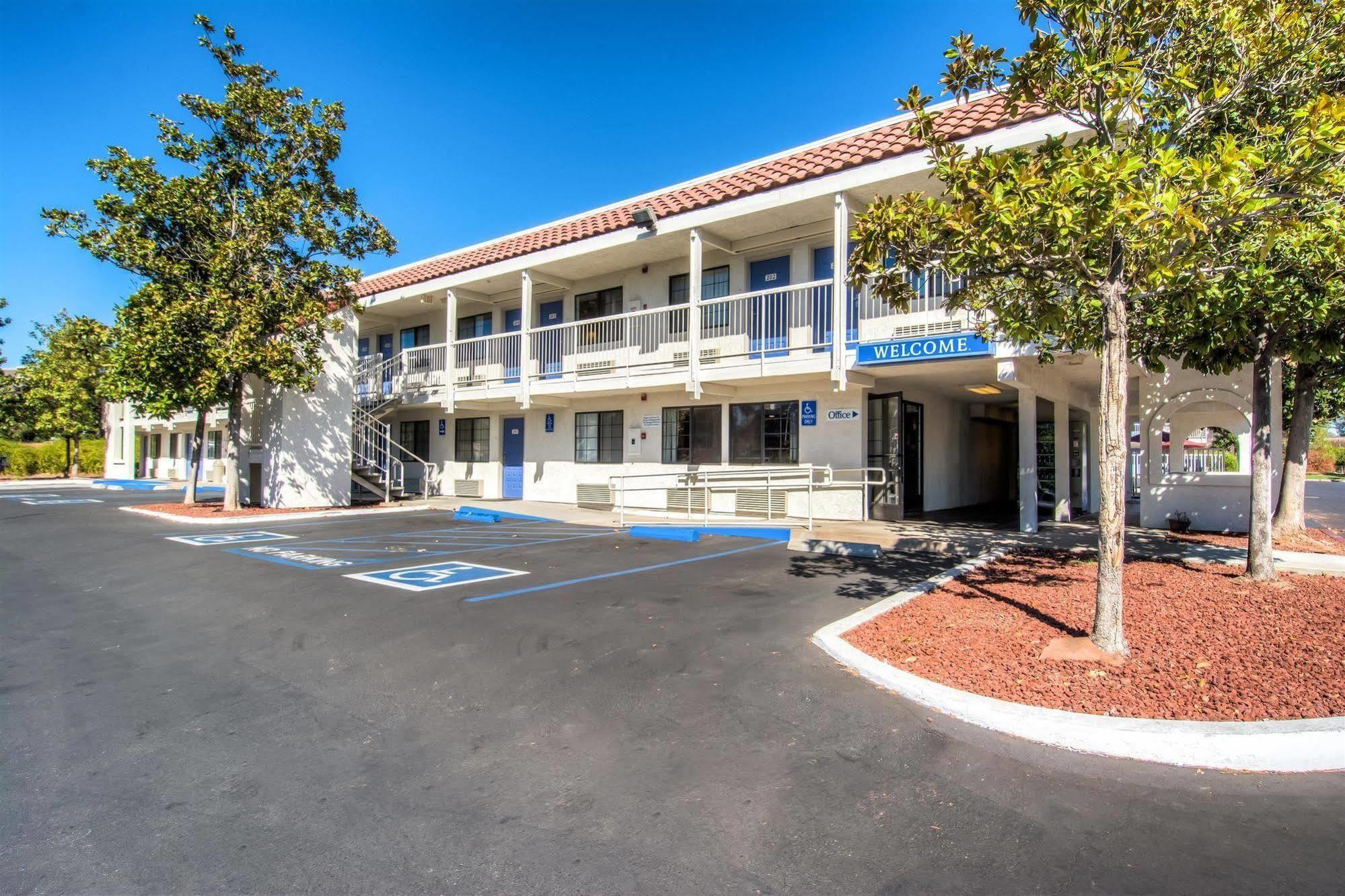 Motel 6-Redding, Ca - South Buitenkant foto