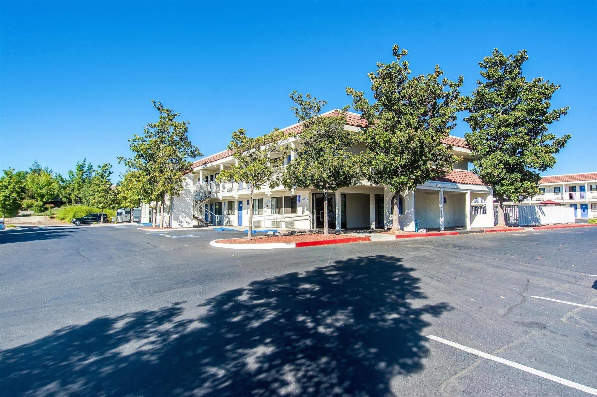 Motel 6-Redding, Ca - South Buitenkant foto