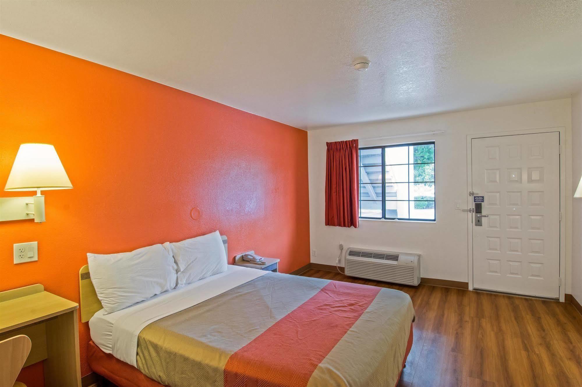 Motel 6-Redding, Ca - South Buitenkant foto