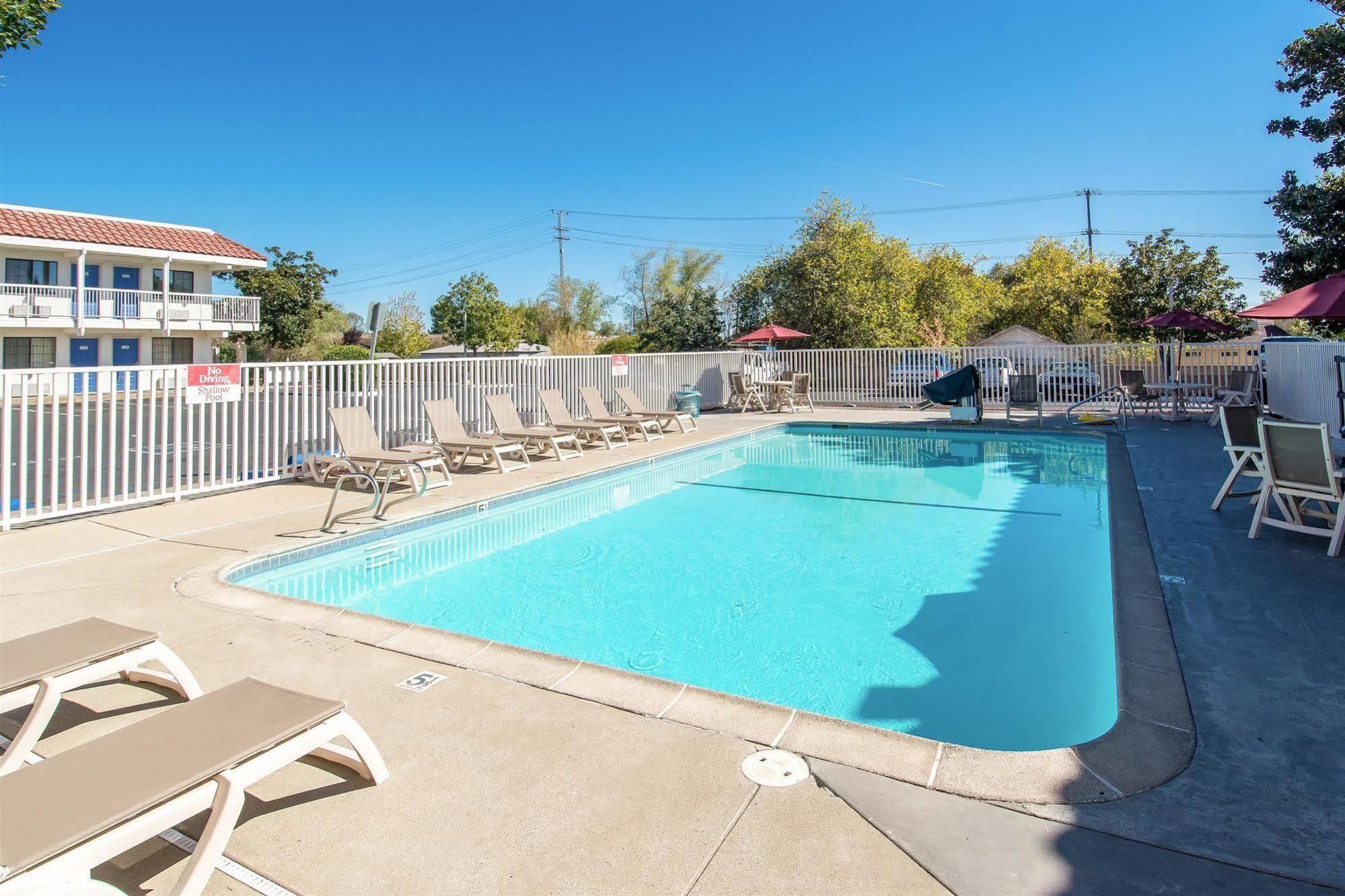 Motel 6-Redding, Ca - South Buitenkant foto