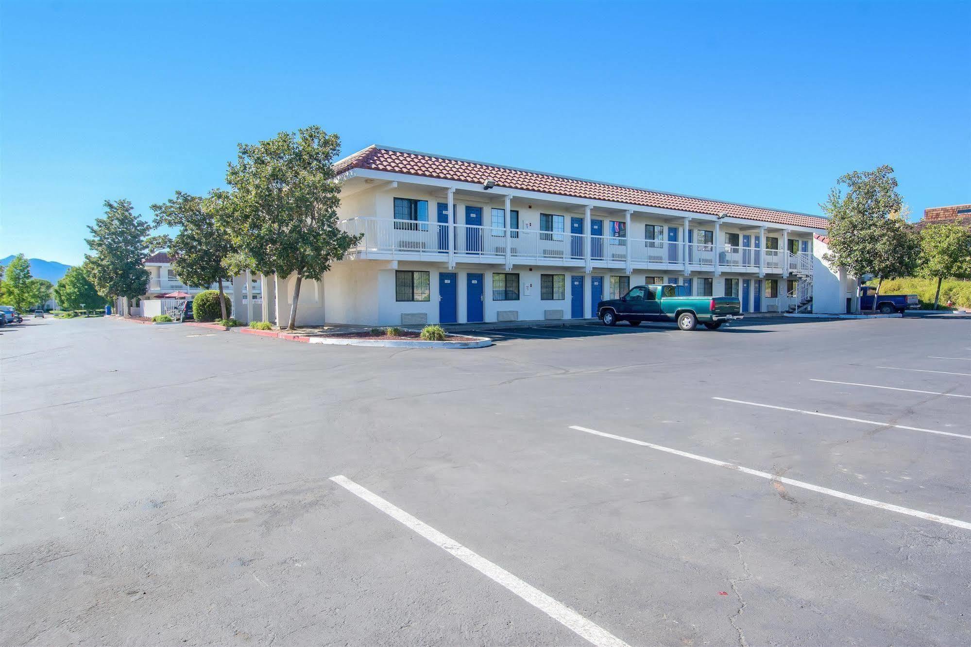 Motel 6-Redding, Ca - South Buitenkant foto