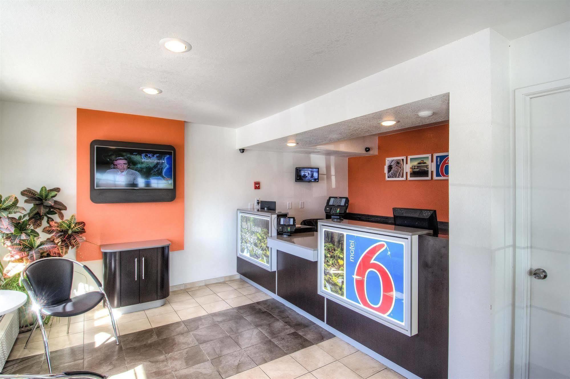 Motel 6-Redding, Ca - South Buitenkant foto