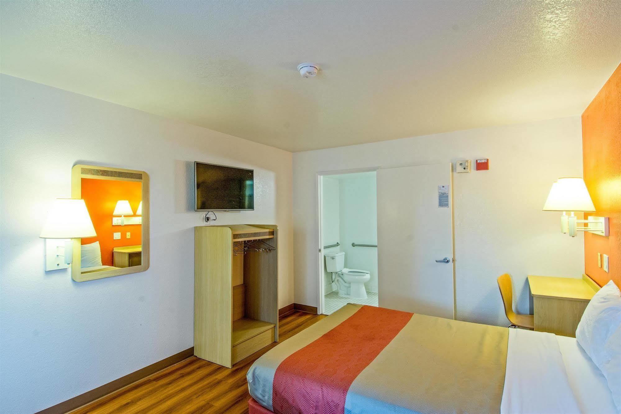 Motel 6-Redding, Ca - South Buitenkant foto