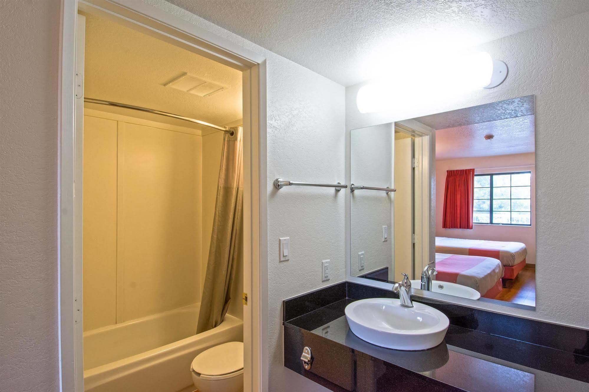 Motel 6-Redding, Ca - South Buitenkant foto